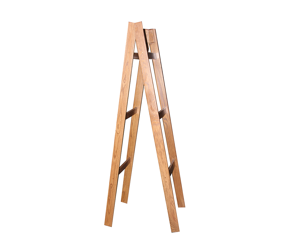 Ladder Quilt Stand Oak Heirlooms
